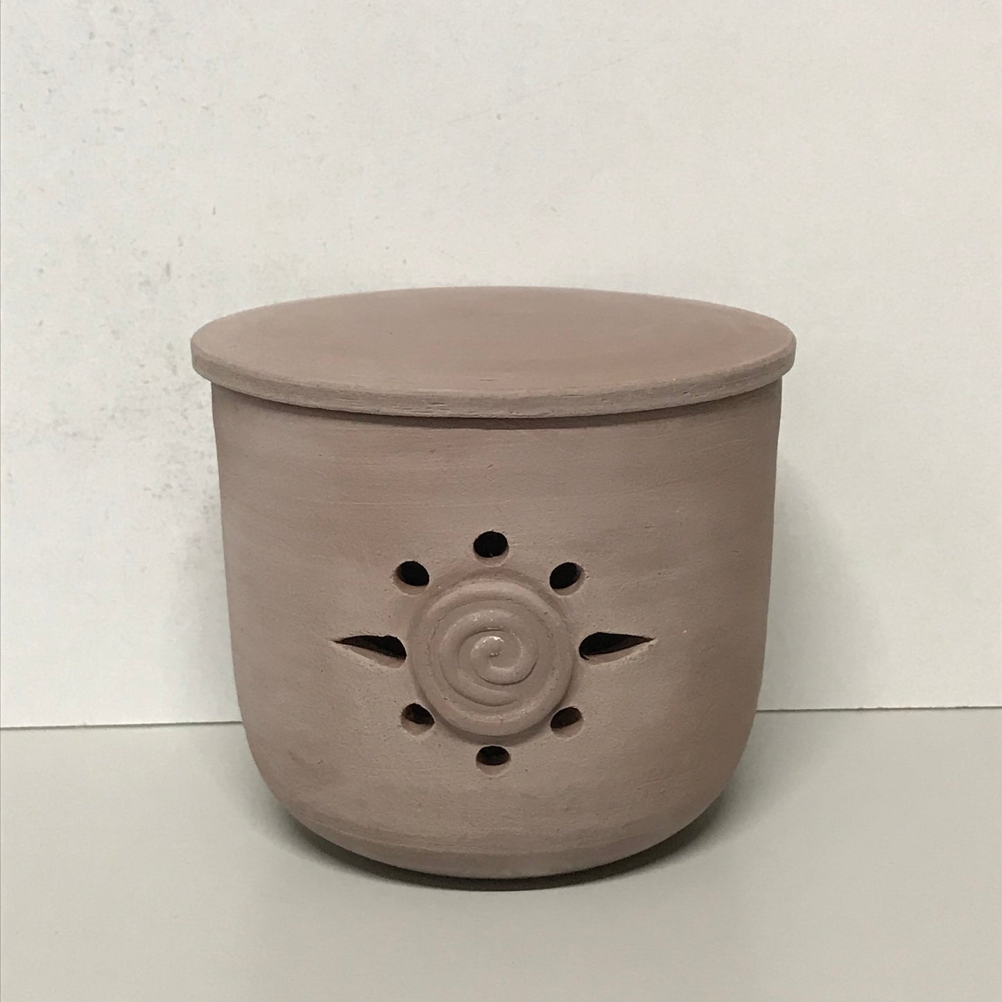 Coming soon - garlic pot